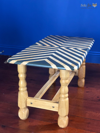 Upcycle coffee table with stripes pattern